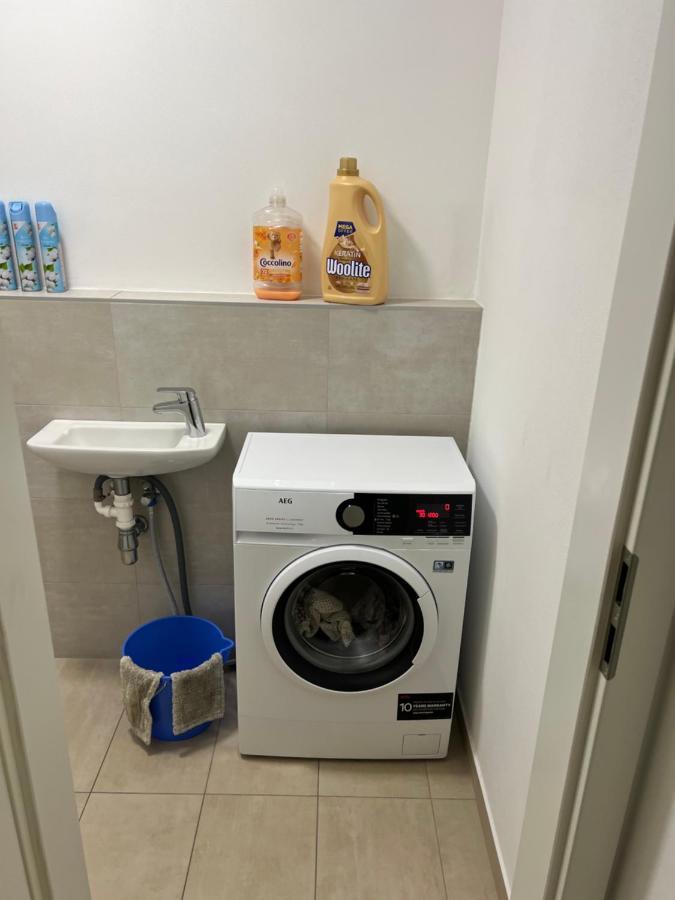 Beautiful 2 Bedroom Apartment Простеёв Экстерьер фото