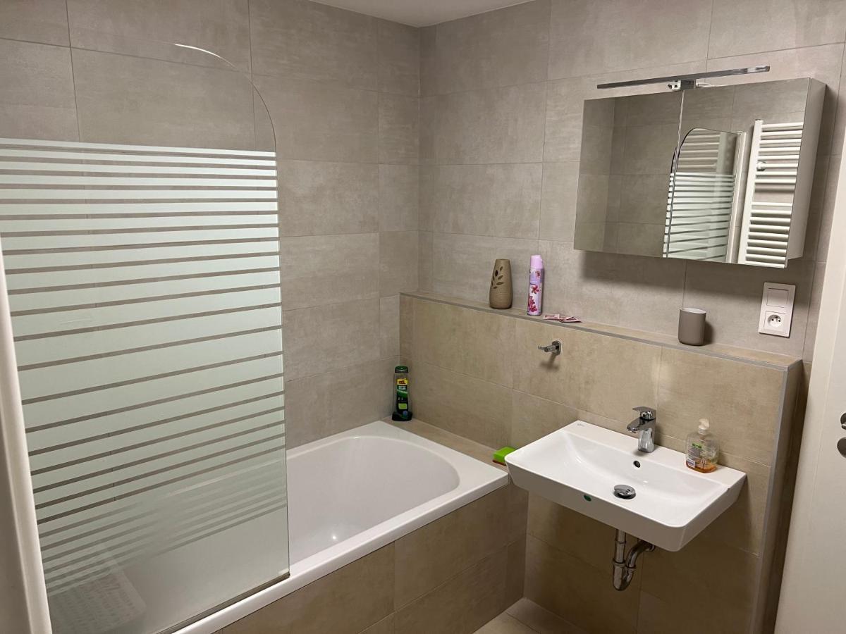 Beautiful 2 Bedroom Apartment Простеёв Экстерьер фото